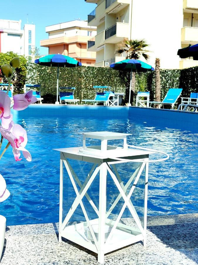 Club Hotel Residence تْشيزيناتيكو المظهر الخارجي الصورة