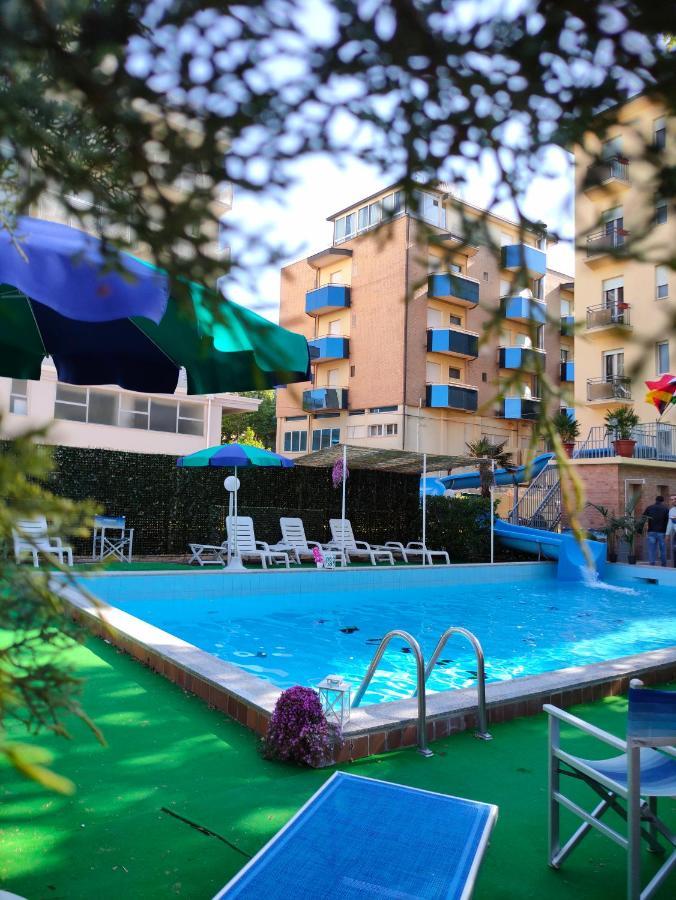 Club Hotel Residence تْشيزيناتيكو المظهر الخارجي الصورة