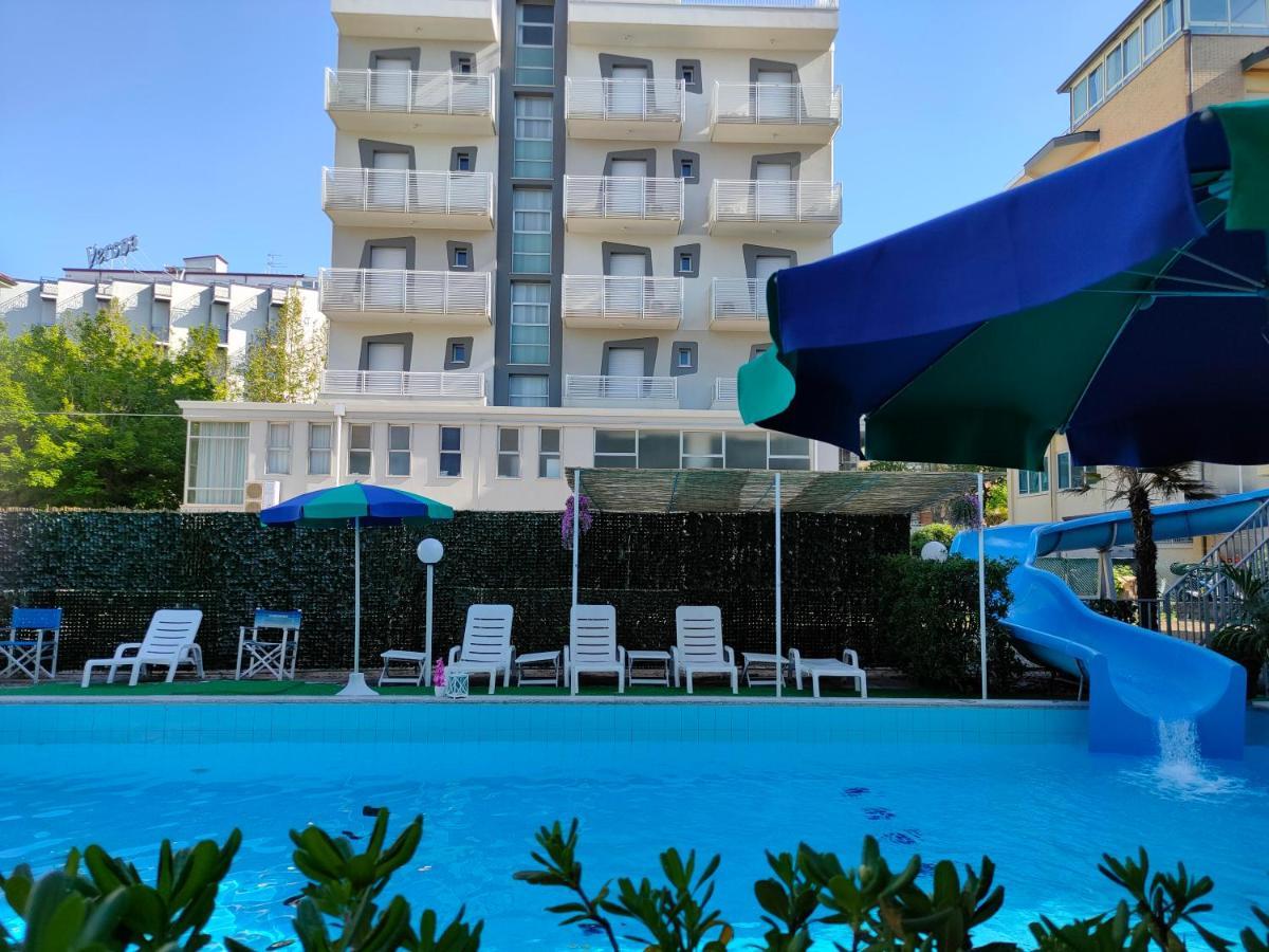Club Hotel Residence تْشيزيناتيكو المظهر الخارجي الصورة