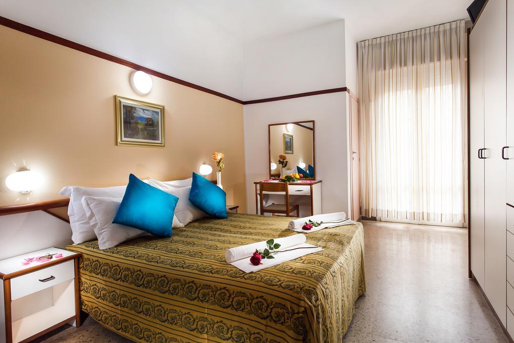 Club Hotel Residence تْشيزيناتيكو الغرفة الصورة