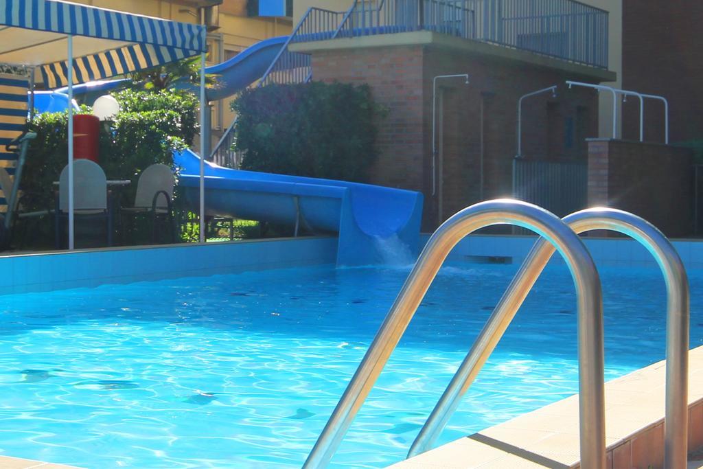 Club Hotel Residence تْشيزيناتيكو المظهر الخارجي الصورة