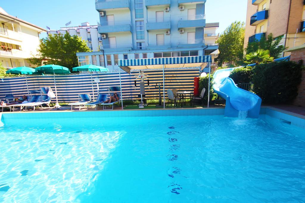 Club Hotel Residence تْشيزيناتيكو المظهر الخارجي الصورة